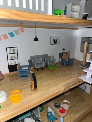 Casita de muñecas de madera