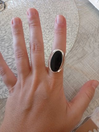 Conjunto de joyería: collar, anillo y pendientes