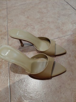 Sandali con tacco Mango beige