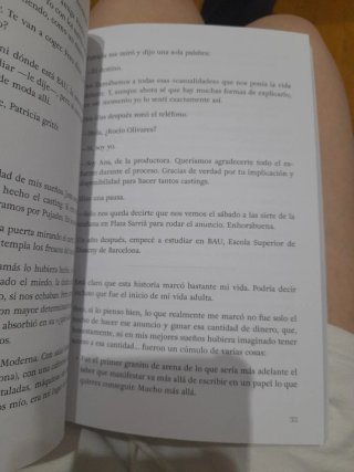 Libro Airosa de Rocío Olivares