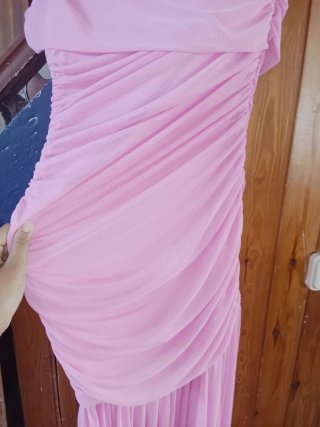 Vestido largo rosa drapeado