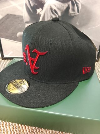 Gorra New Era 59Fifty Negra Roja Talla7.1/2