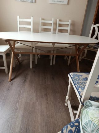 Mesa comedor blanca patas madera