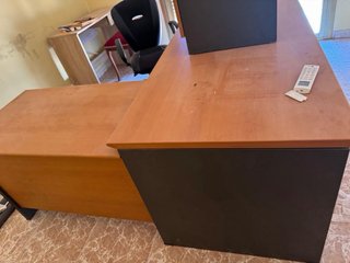 Escritorio de madera para oficina