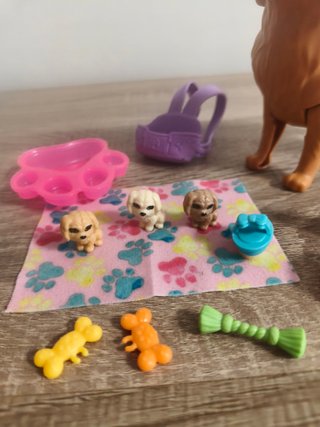 Barbie con perritos y accesorios