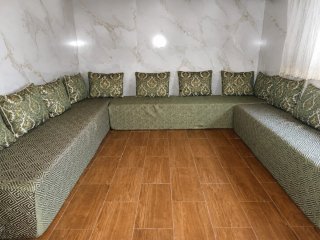 Sofá modular de tela con cojines