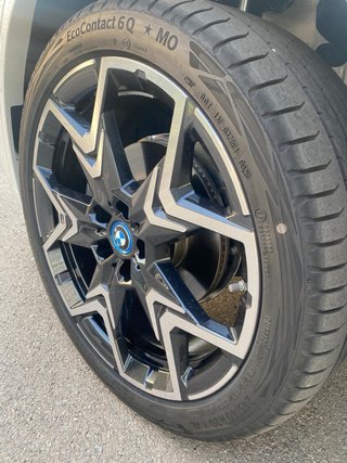 BMW IX2 2025  100 × 100 eléctrico paquete M