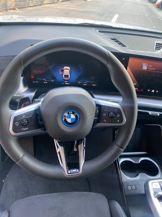BMW IX2 2025  100 × 100 eléctrico paquete M