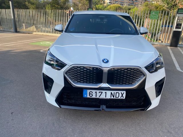 BMW IX2 2025  100 × 100 eléctrico paquete M