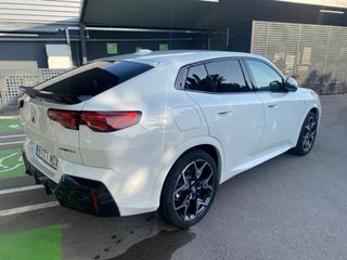 BMW IX2 2025  100 × 100 eléctrico paquete M