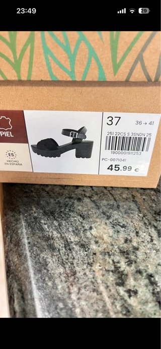Sandali in pelle nera taglia 37