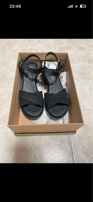 Sandali in pelle nera taglia 37