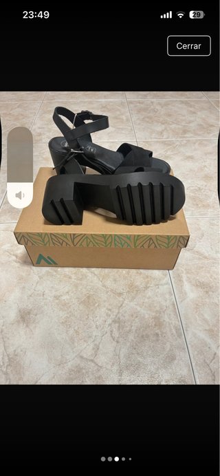 Sandali in pelle nera taglia 37