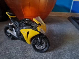 Modellino Moto Giallo Nero honda cbr 1000 rr
