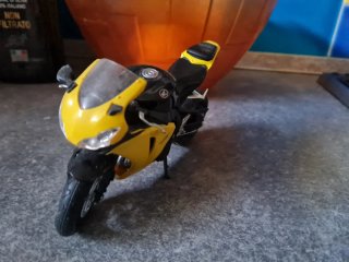 Modellino Moto Giallo Nero honda cbr 1000 rr