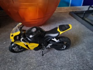 Modellino Moto Giallo Nero honda cbr 1000 rr