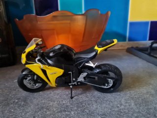 Modellino Moto Giallo Nero honda cbr 1000 rr