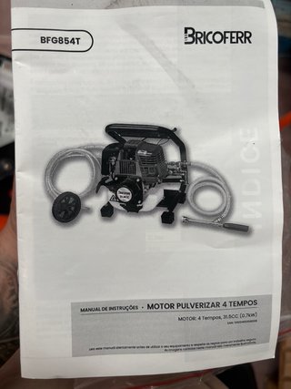 Pulverizador agrícola motorizado con ruedas