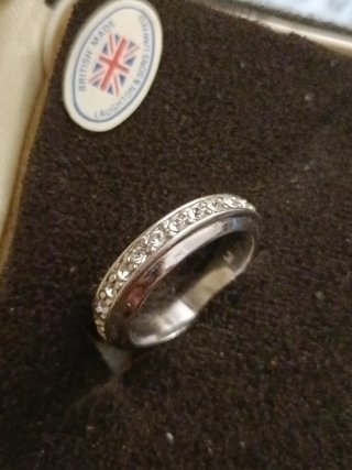 Anillo con circonitas plata