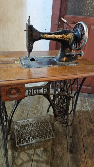 Máquina de coser Singer Modelo 27