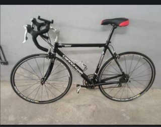 Bicicleta de carretera Cannondale Negra