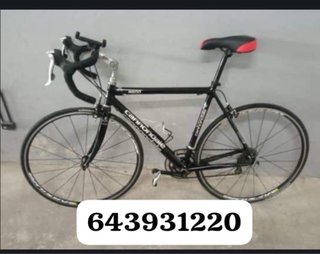 Bicicleta de carretera Cannondale Negra