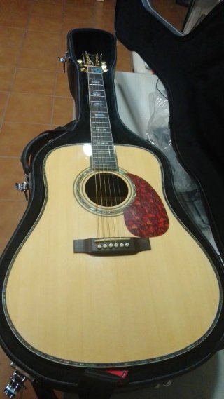 Guitarra Electroacústica Martin DC-45 (cover).