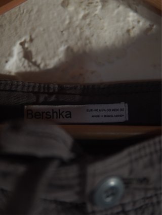 Pantalón cargo Bershka (Talla 40)