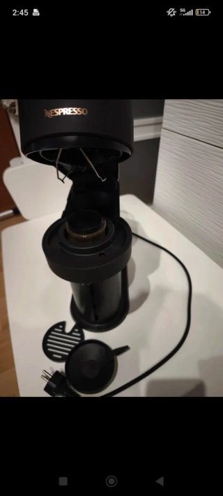 Cafetera Nespresso Negra