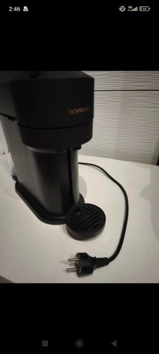 Cafetera Nespresso Negra