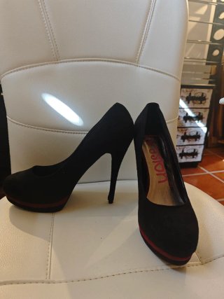 Zapatos de tacón negros con plataforma