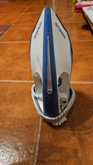 Plancha de ropa Taurus Kalahari 1200W