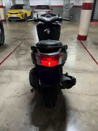 Yamaha NMAX 125 Scooter Negro/Gris