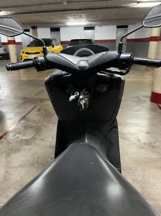 Yamaha NMAX 125 Scooter Negro/Gris