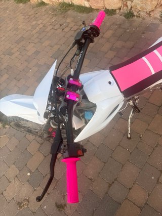 Derbi Senda R 2000 Blanca y Rosa