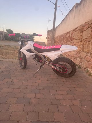 Derbi Senda R 2000 Blanca y Rosa