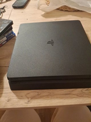 PS4 (PlayStation 4) + Controller e 5 Giochi
