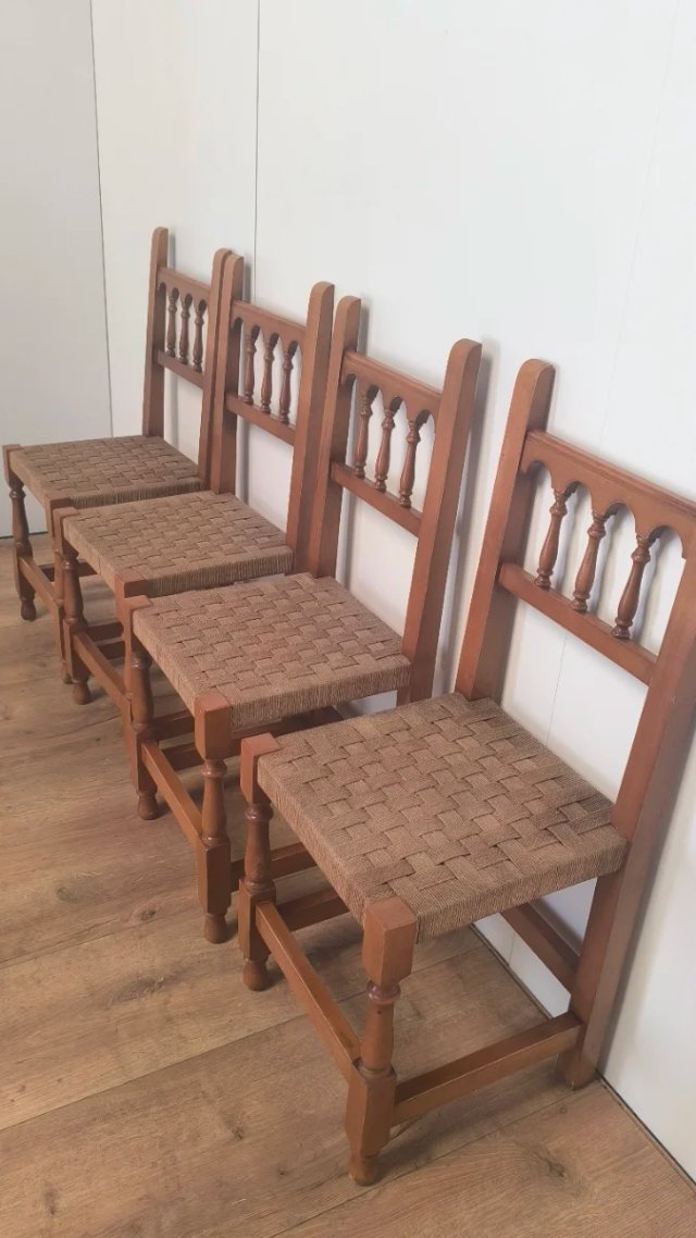 4 SILLAS DE MADERA Y CUERDA