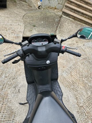 Suzuki Burgman 125 gris 2004