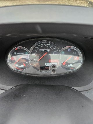 Suzuki Burgman 125 gris 2004