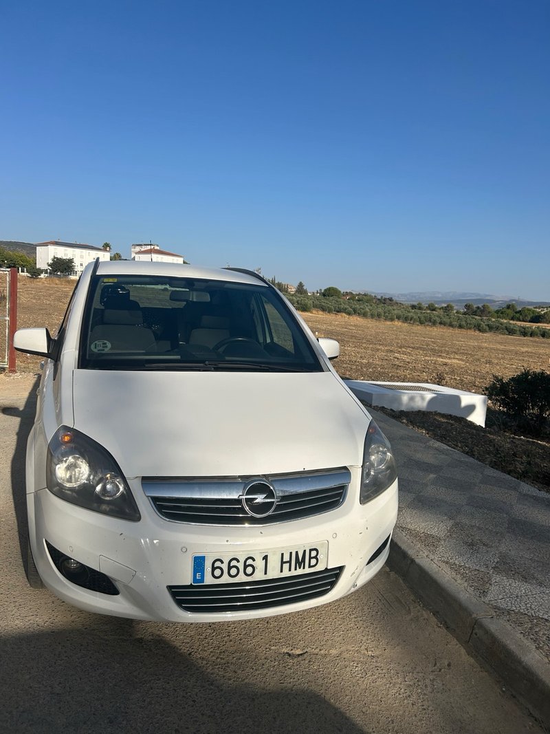 Opel Zafira 2012 CDTI 1.7 110 - foto 1