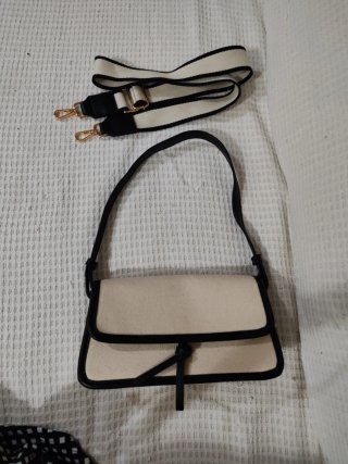 Bolso de lino beige y negro doble tira.
