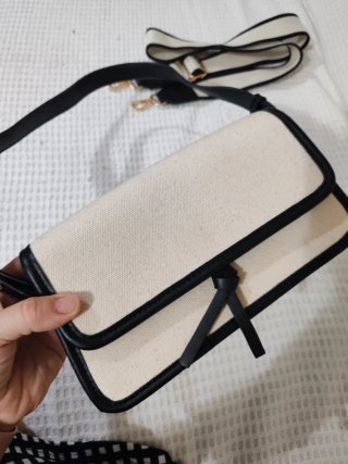 Bolso de lino beige y negro doble tira.
