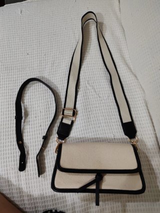 Bolso de lino beige y negro doble tira.