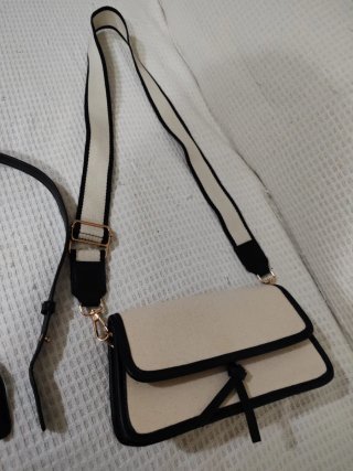 Bolso de lino beige y negro doble tira.