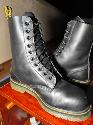 Stivali Dr Martens con punta in acciaio taglia 43