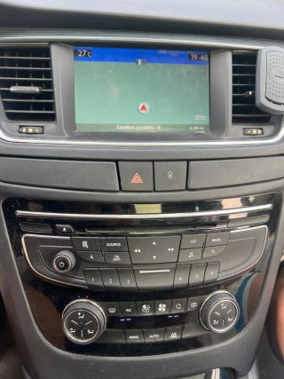 Peugot 508 SW familia semiautomatco