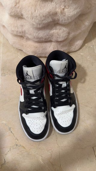 Air Jordan 1 Mid Blanca Roja Negra