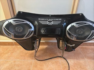 Manillar Harley-Davidson con altavoces y radio