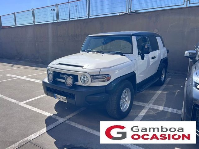 Toyota Land Cruiser 4.0 V6 LIMITED AUTO FJ CUISER